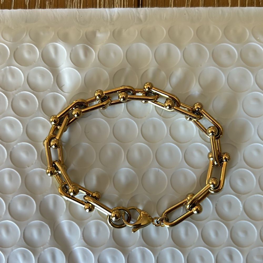 U Link Bracelet-Gold Tone